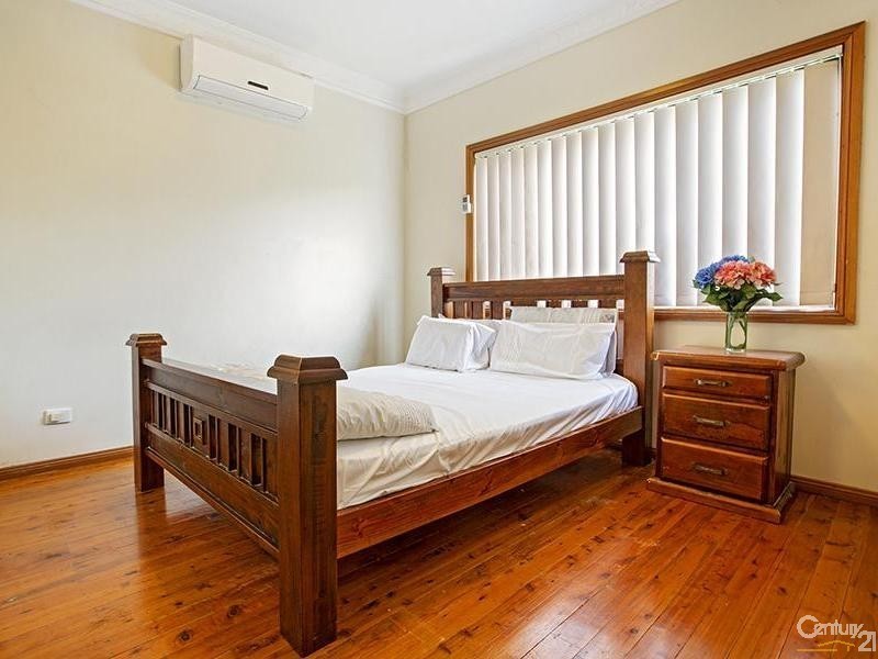 46 Waterside Crescent, Carramar NSW 2163