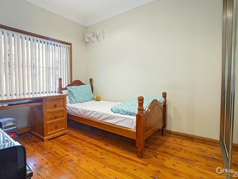 46 Waterside Crescent, Carramar NSW 2163