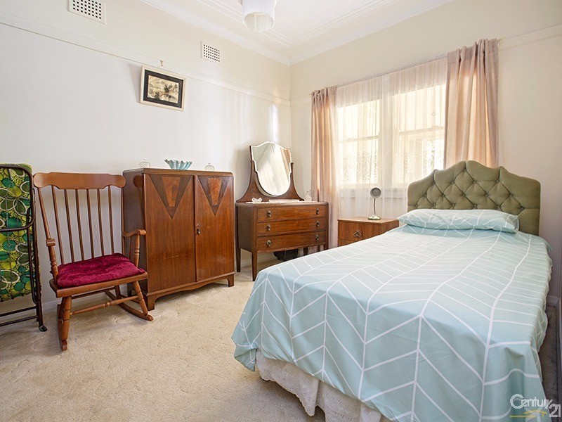 259 River Avenue, Carramar NSW 2163