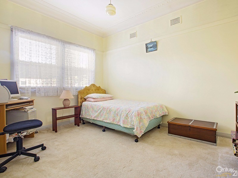 259 River Avenue, Carramar NSW 2163