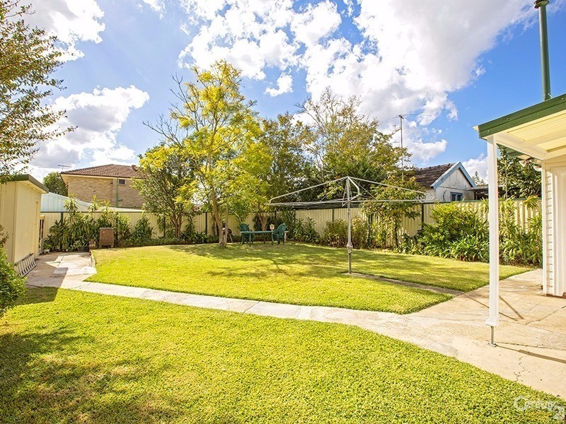 259 River Avenue, Carramar NSW 2163