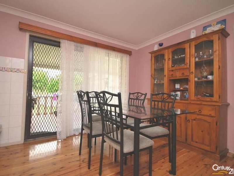 9 Hall Place, Fairfield West NSW 2165