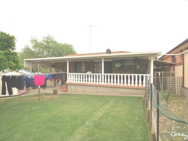 9 Hall Place, Fairfield West NSW 2165