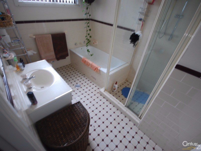 Fairfield West NSW 2165