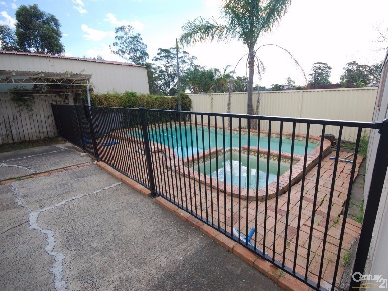 9 Busby Road, Busby NSW 2168