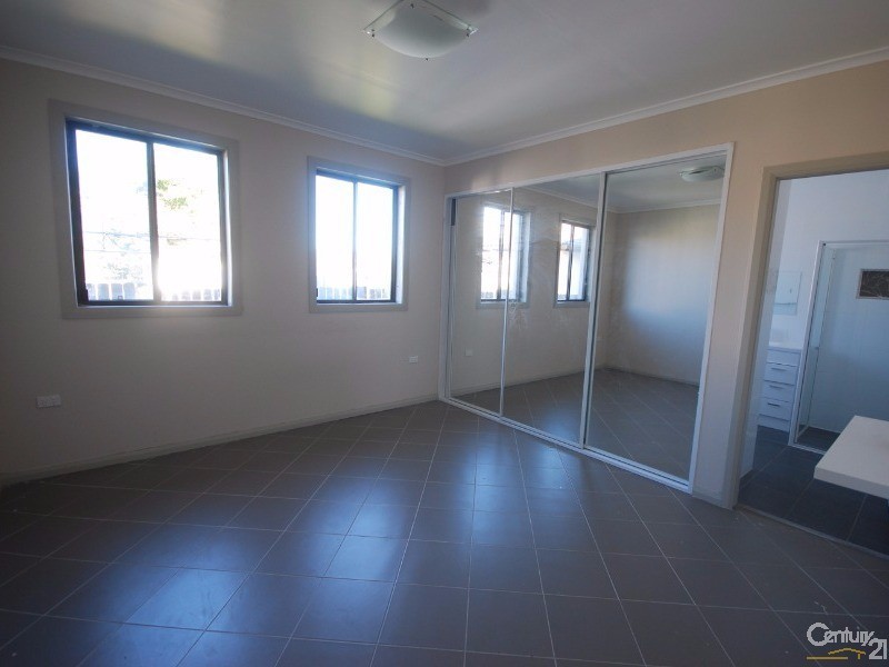 Fairfield West NSW 2165