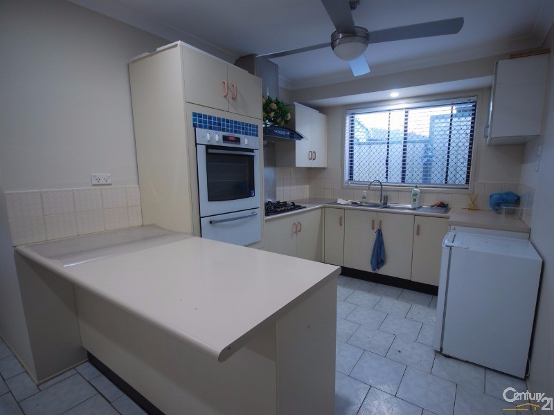 Edensor Park NSW 2176