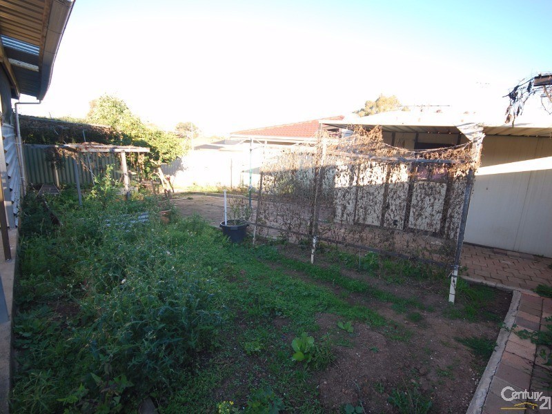 Edensor Park NSW 2176