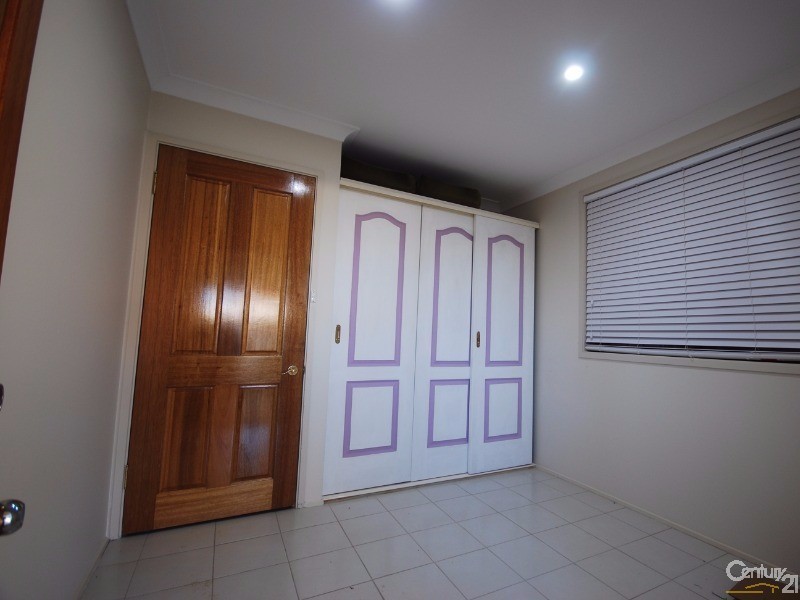 Edensor Park NSW 2176