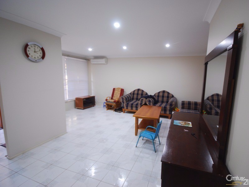 Edensor Park NSW 2176