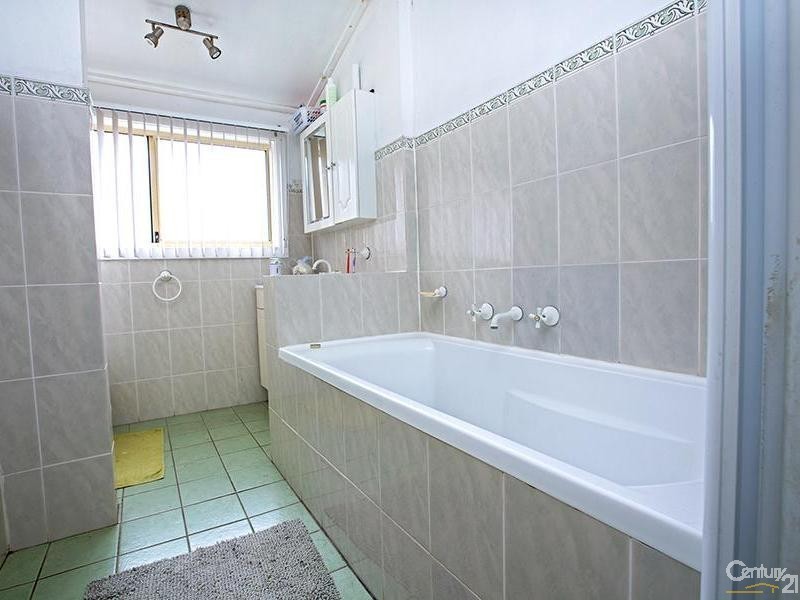 15 Shamrock Street, Smithfield NSW 2164