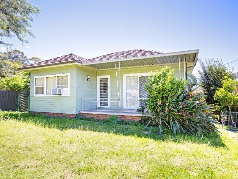 8 Raleigh Street, Guildford NSW 2161