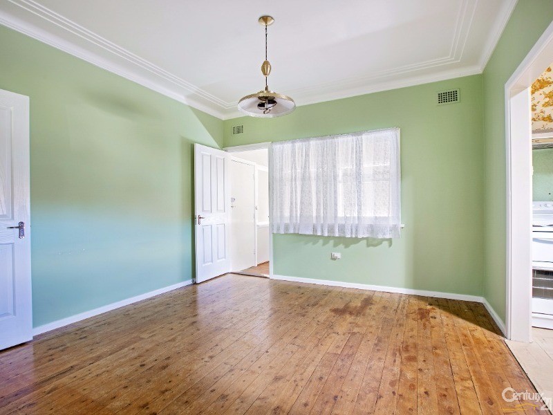 8 Raleigh Street, Guildford NSW 2161