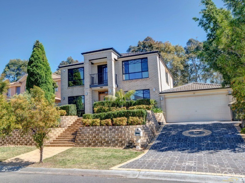 11 Hilton Crescent, Casula NSW 2170