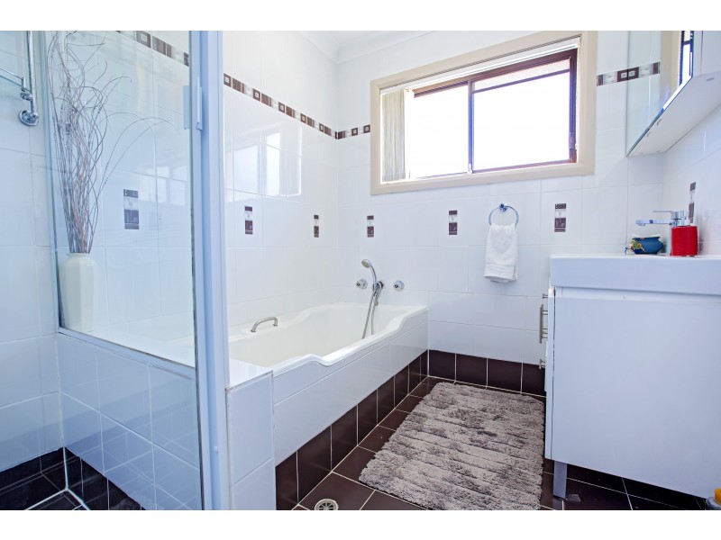 29 Geelong Crescent, St Johns Park NSW 2176