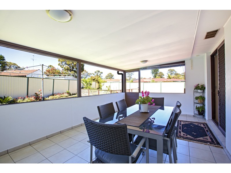 29 Geelong Crescent, St Johns Park NSW 2176