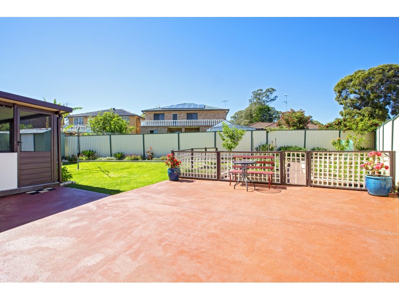 29 Geelong Crescent, St Johns Park NSW 2176