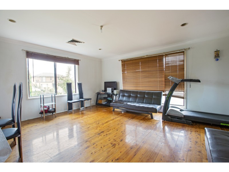 6  Musgrave Crescent, Fairfield West NSW 2165