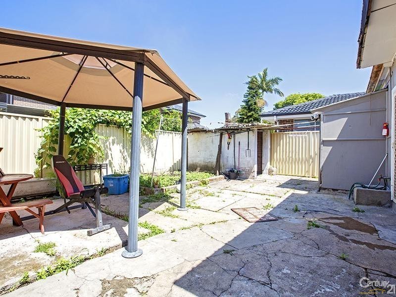 15 Coleraine Street, Fairfield NSW 2165