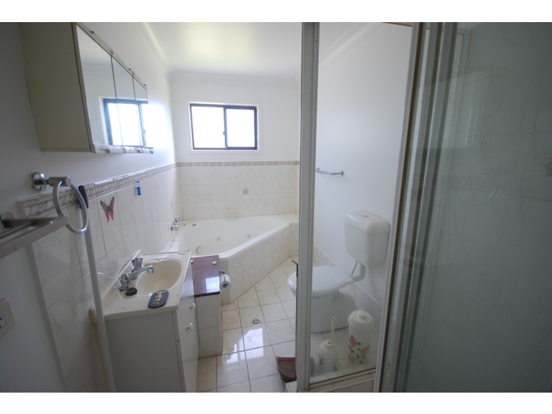 Fairfield West NSW 2165