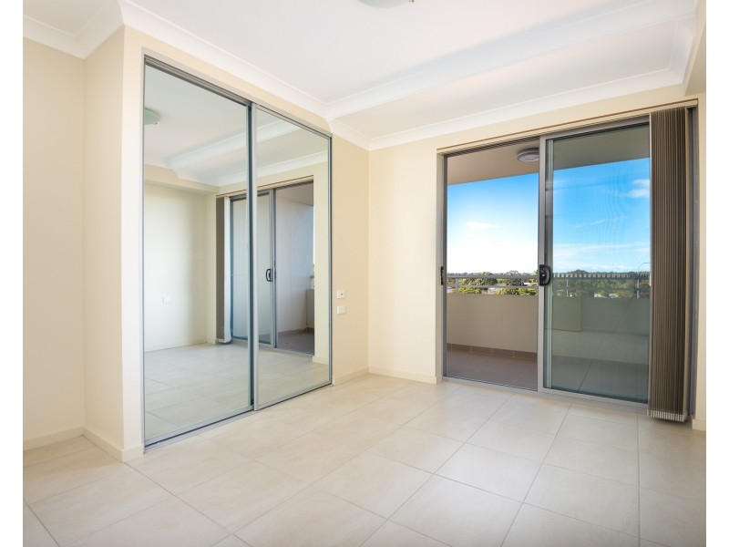 433/17-21 The Crescent, Fairfield NSW 2165