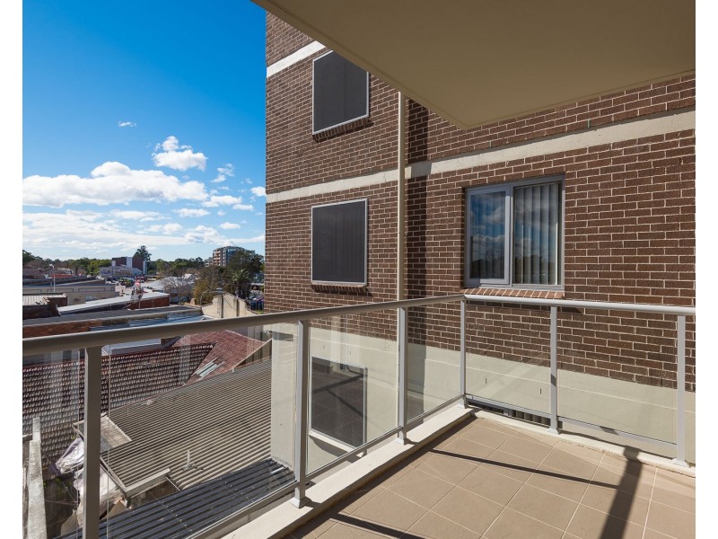 111/17-21  The Crescent, Fairfield NSW 2165