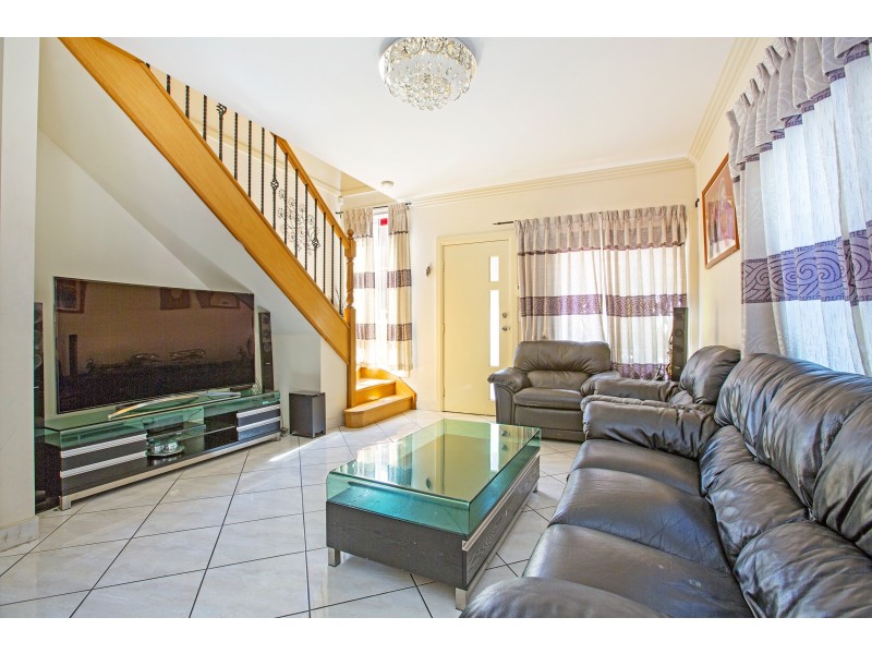 2/268 River Avenue, Carramar NSW 2163