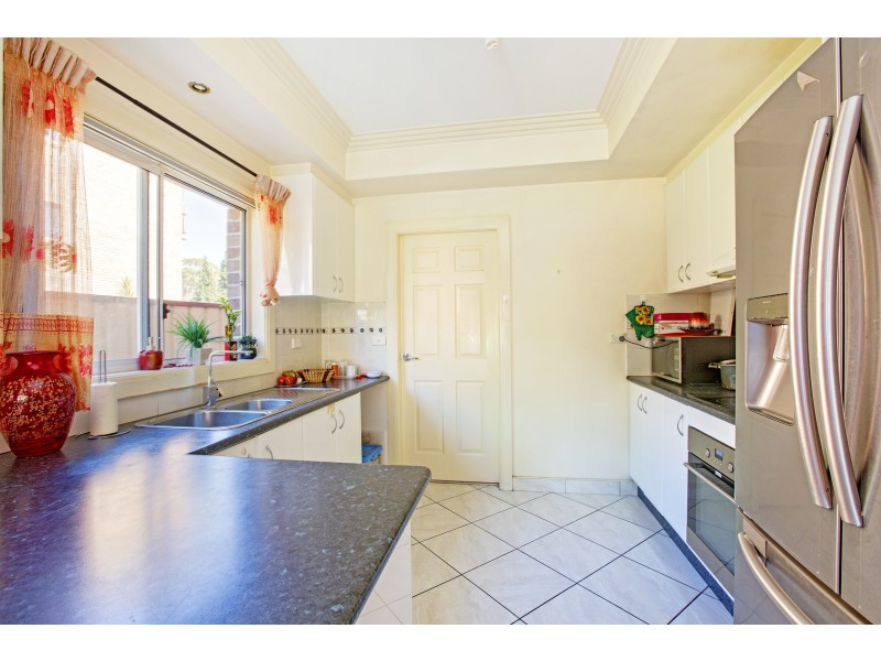 2/268 River Avenue, Carramar NSW 2163