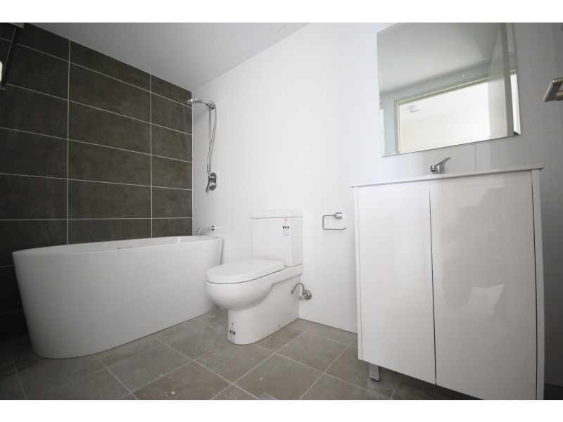 646/17-21 The Crescent, Fairfield NSW 2165