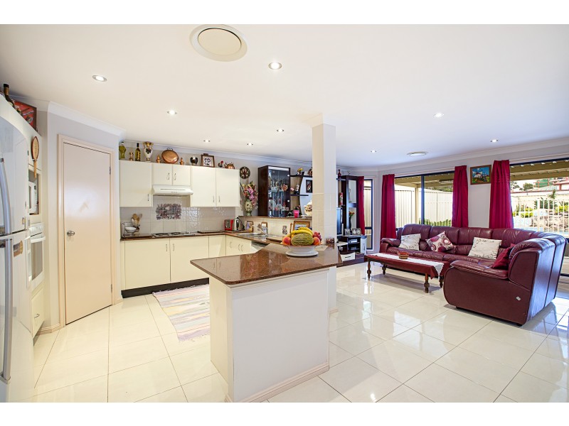 1 Lofty Crescent, Bossley Park NSW 2176