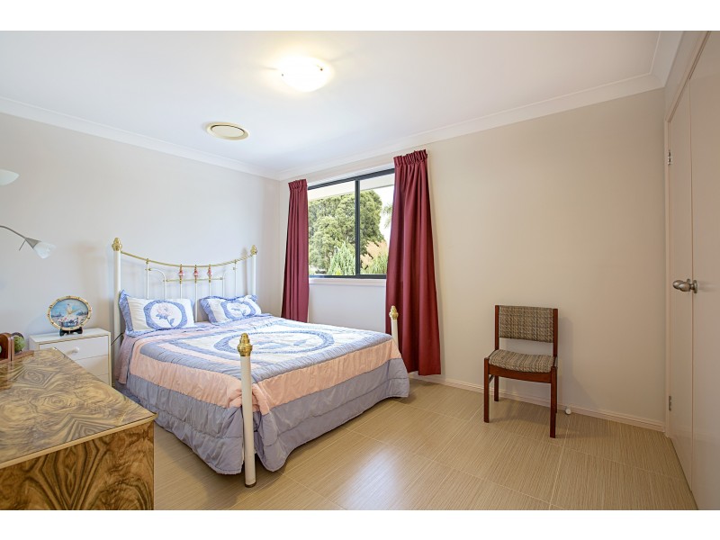 1 Lofty Crescent, Bossley Park NSW 2176