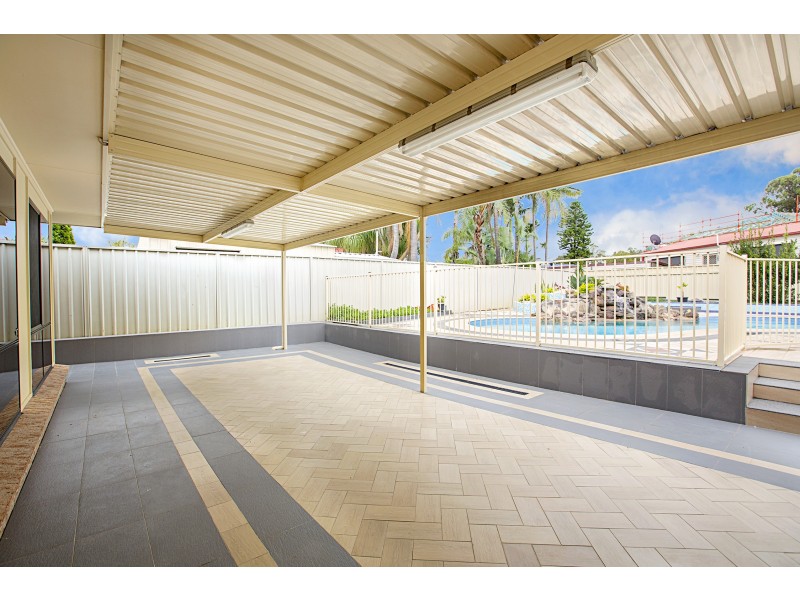 1 Lofty Crescent, Bossley Park NSW 2176