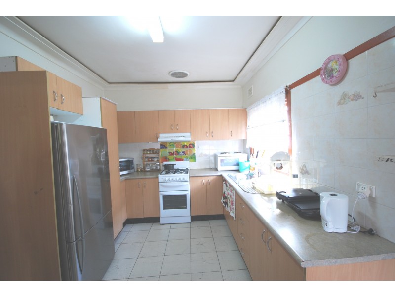 81 Nelson Street, Fairfield Heights NSW 2165