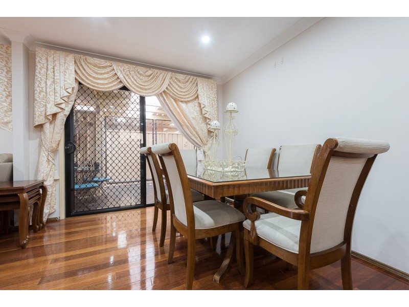 17 Ferraro Crescent, West Hoxton NSW 2171