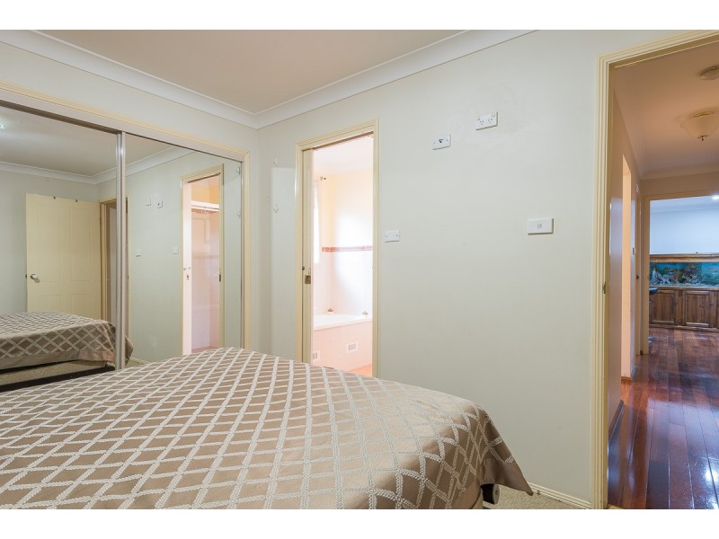 17 Ferraro Crescent, West Hoxton NSW 2171