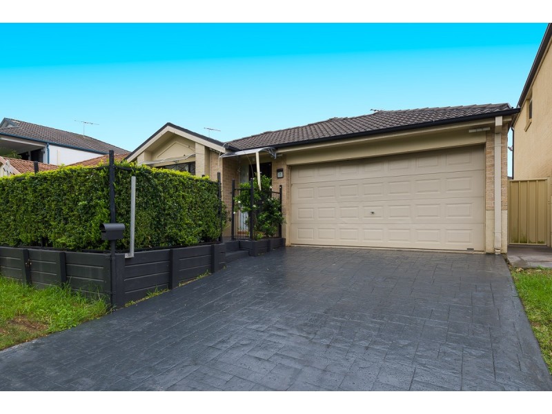 17 Ferraro Crescent, West Hoxton NSW 2171