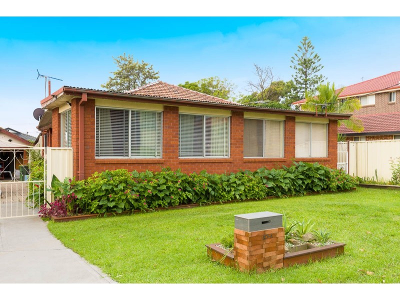 27A Alexander Street, Smithfield NSW 2164