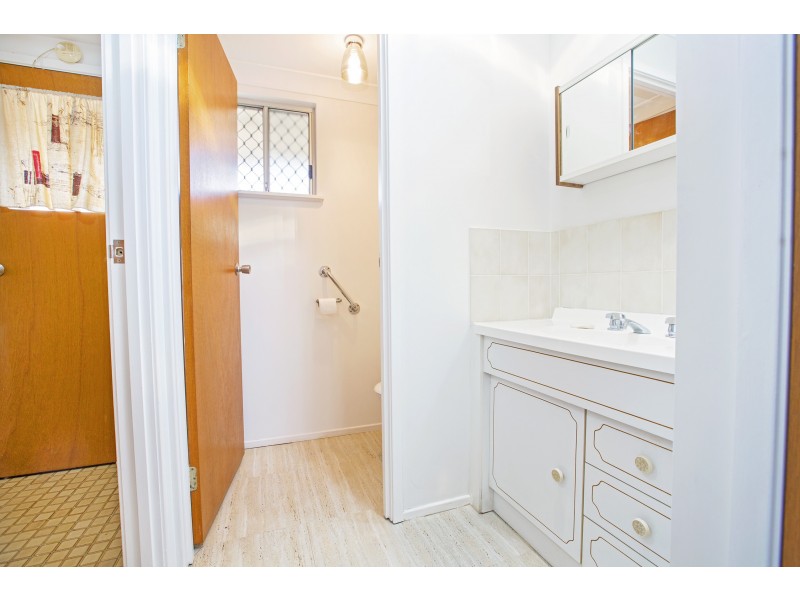 10/26  Turquoise Crescent, Bossley Park NSW 2176