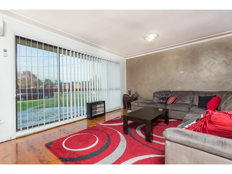 52 Beale Crescent, Fairfield West NSW 2165