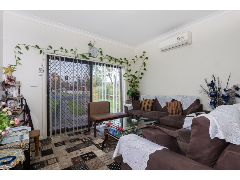 52 Beale Crescent, Fairfield West NSW 2165