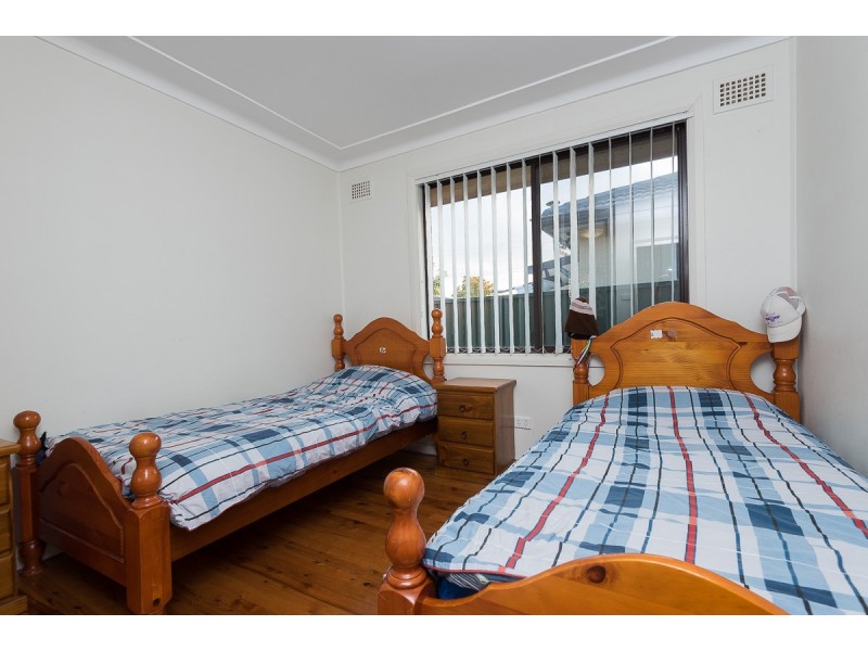 52 Beale Crescent, Fairfield West NSW 2165