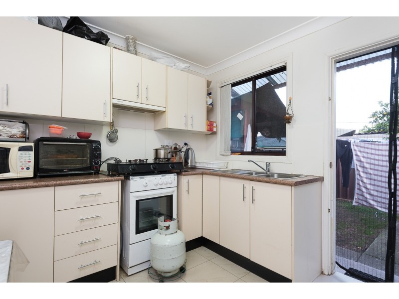 52 Beale Crescent, Fairfield West NSW 2165