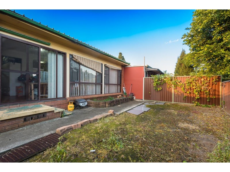 52 Beale Crescent, Fairfield West NSW 2165