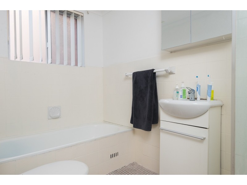 13/158 Sandal Crescent, Carramar NSW 2163