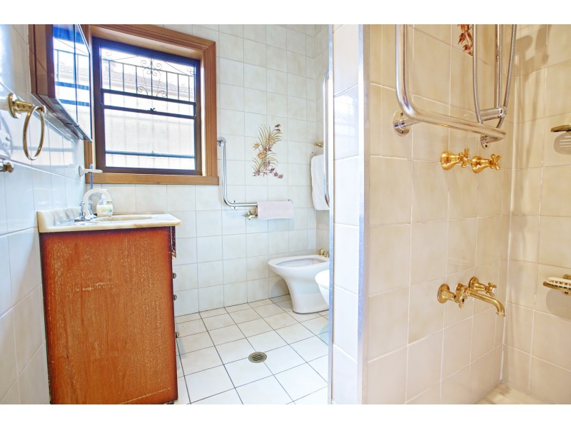 Fairfield West NSW 2165