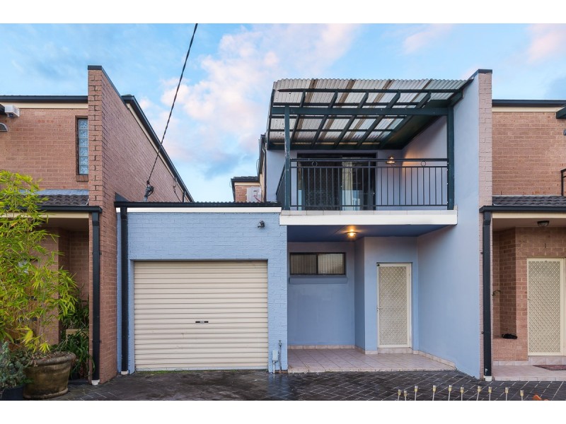 16A The Grove, Fairfield NSW 2165