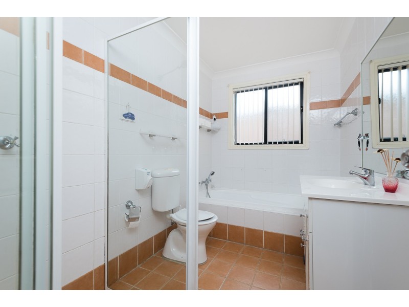 16A The Grove, Fairfield NSW 2165