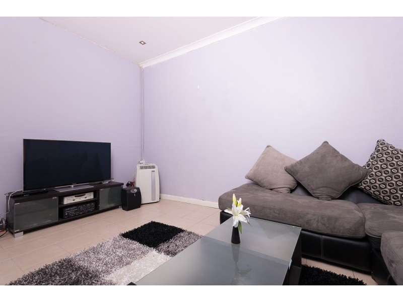 16A The Grove, Fairfield NSW 2165