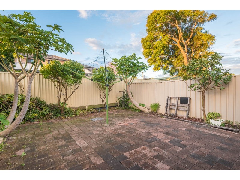 16A The Grove, Fairfield NSW 2165