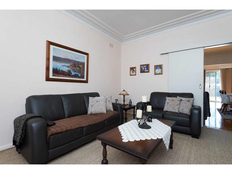 41 Montrose Avenue, Fairfield East NSW 2165